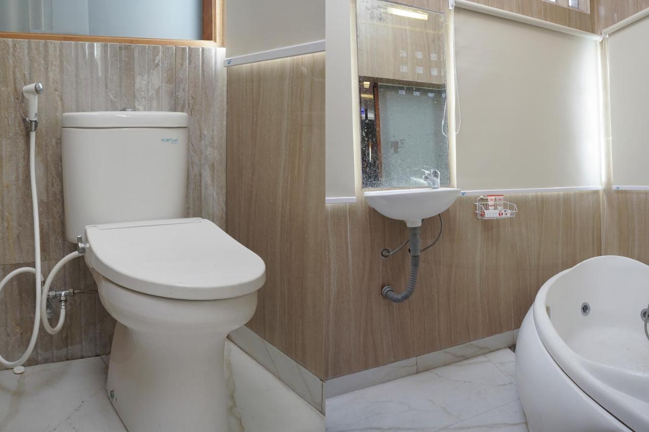 Super Oyo 444 Rafitha Homestay Baturetno Exterior foto