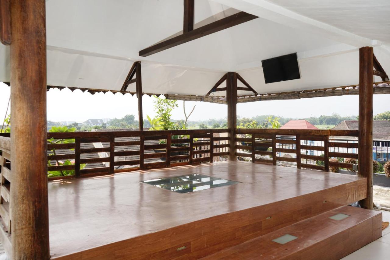 Super Oyo 444 Rafitha Homestay Baturetno Exterior foto