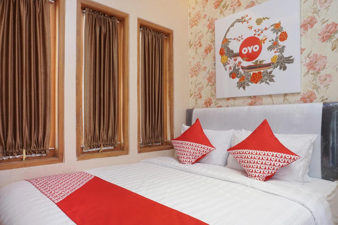 Super Oyo 444 Rafitha Homestay Baturetno Exterior foto