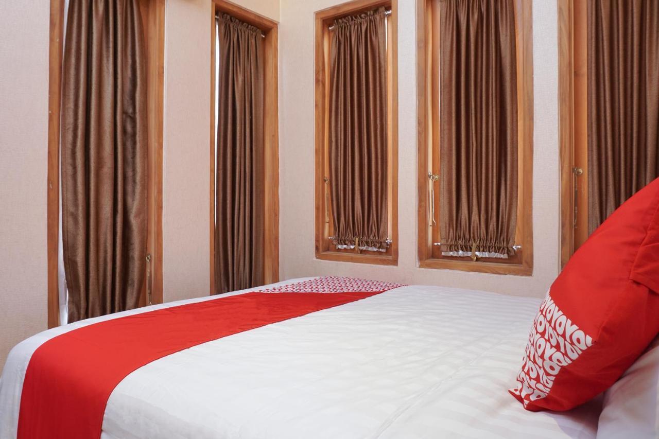 Super Oyo 444 Rafitha Homestay Baturetno Exterior foto