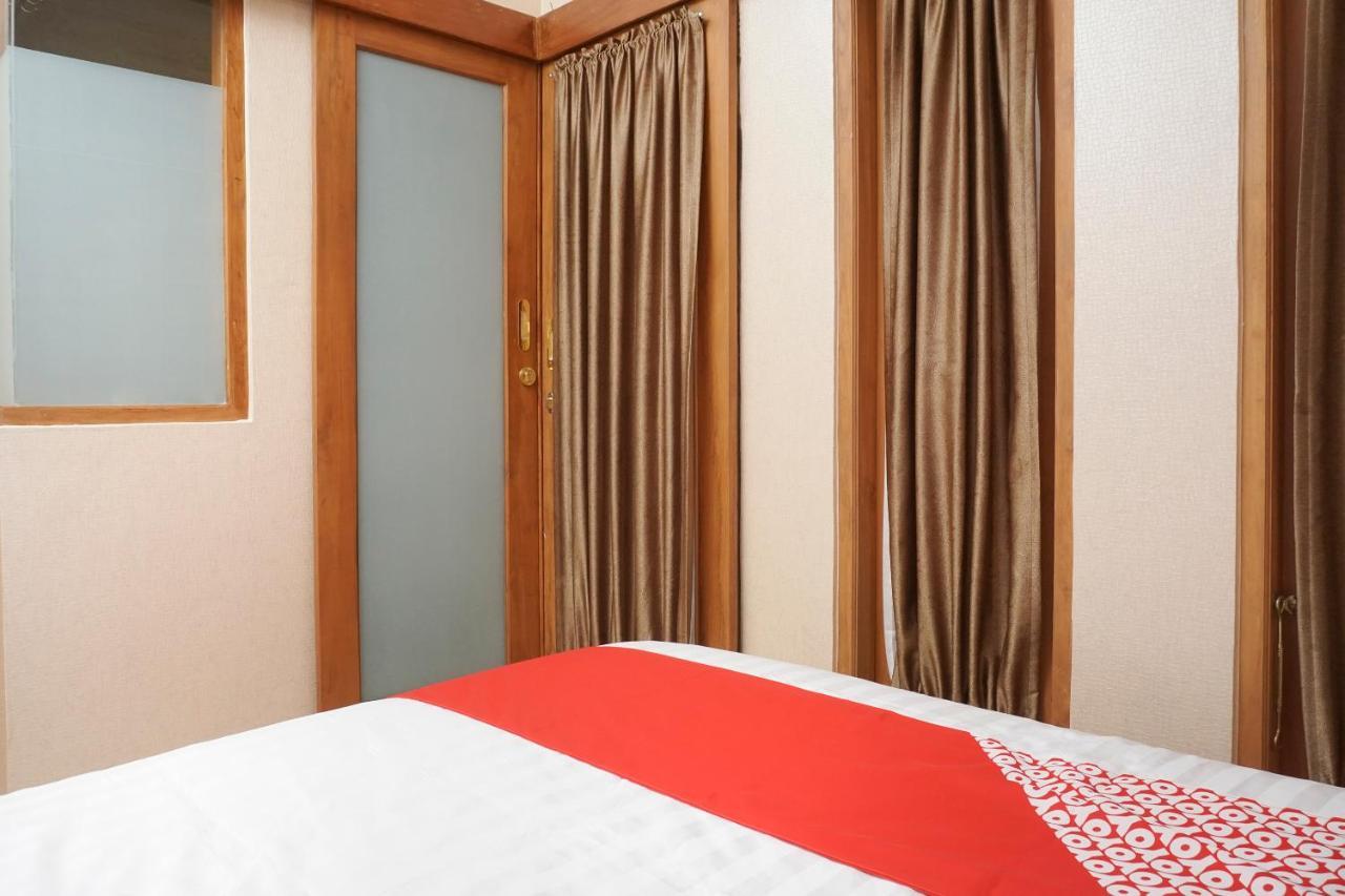 Super Oyo 444 Rafitha Homestay Baturetno Exterior foto