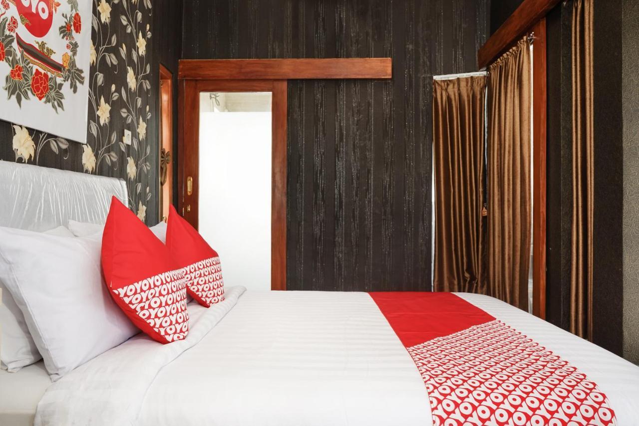 Super Oyo 444 Rafitha Homestay Baturetno Exterior foto